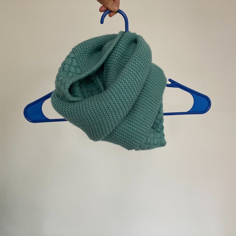 Knit infinity scarf - Picture 4 of 4